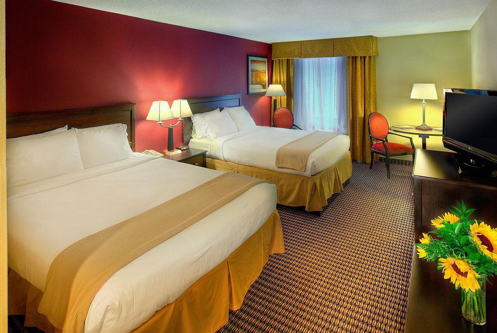Holiday Inn Express Charleston Us Highway 17 & I-526 By Ihg Kültér fotó