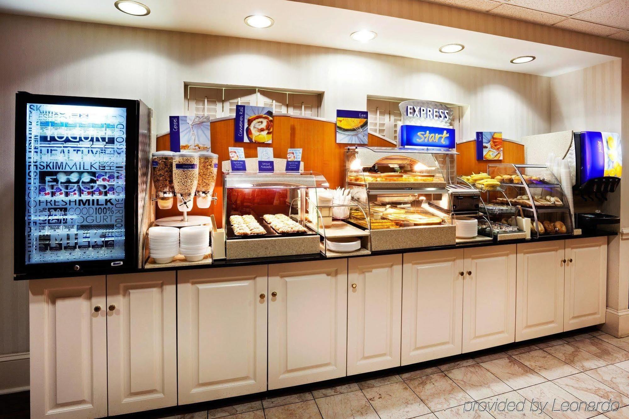 Holiday Inn Express Charleston Us Highway 17 & I-526 By Ihg Étterem fotó